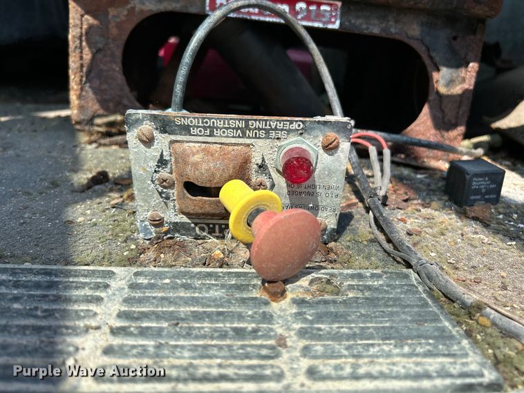 image for item EK4958 1995 Mack CH613 fertilizer delivery truck