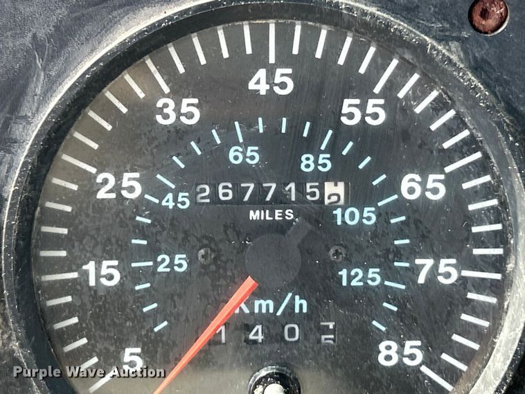 image for item EK4958 1995 Mack CH613 fertilizer delivery truck