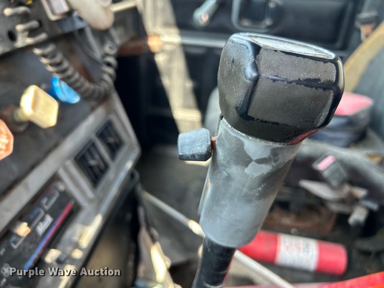 image for item EK4958 1995 Mack CH613 fertilizer delivery truck