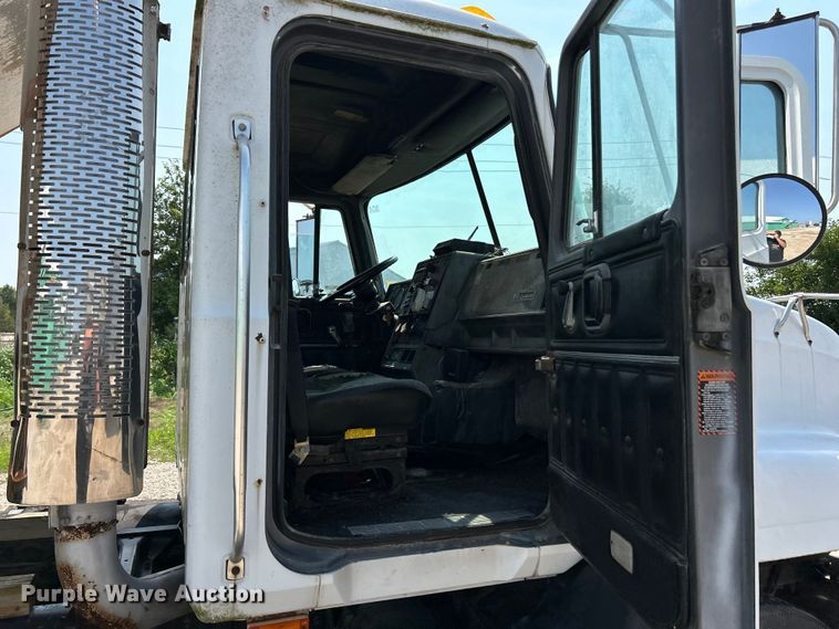 image for item EK4958 1995 Mack CH613 fertilizer delivery truck