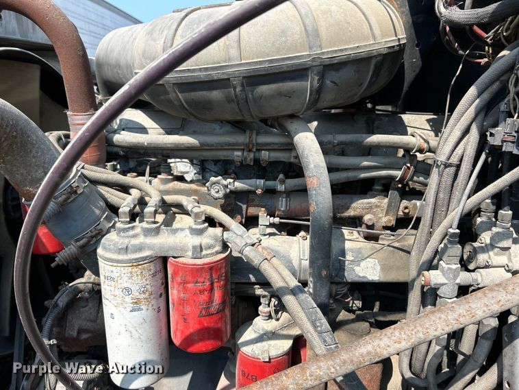 image for item EK4958 1995 Mack CH613 fertilizer delivery truck