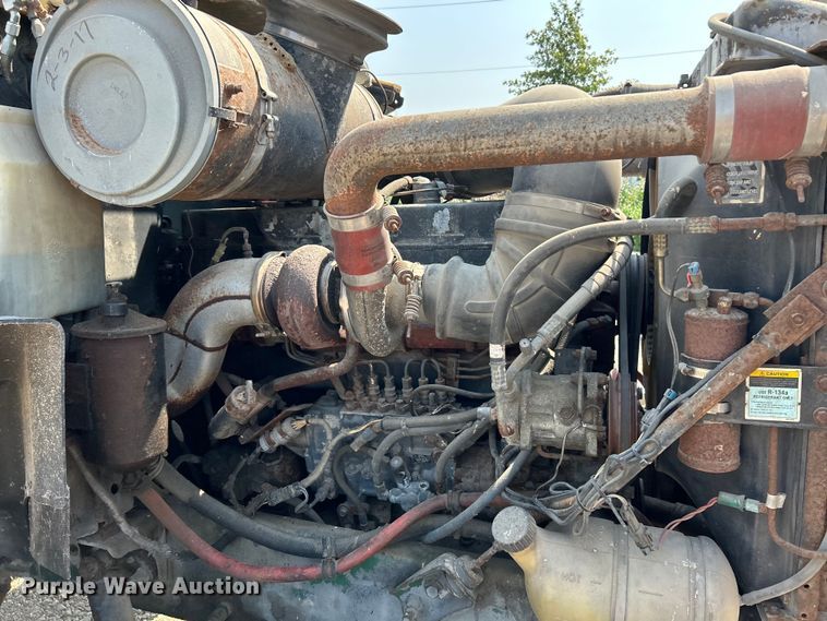 image for item EK4958 1995 Mack CH613 fertilizer delivery truck