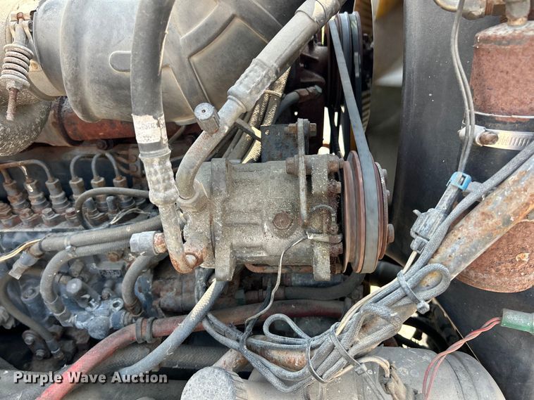 image for item EK4958 1995 Mack CH613 fertilizer delivery truck