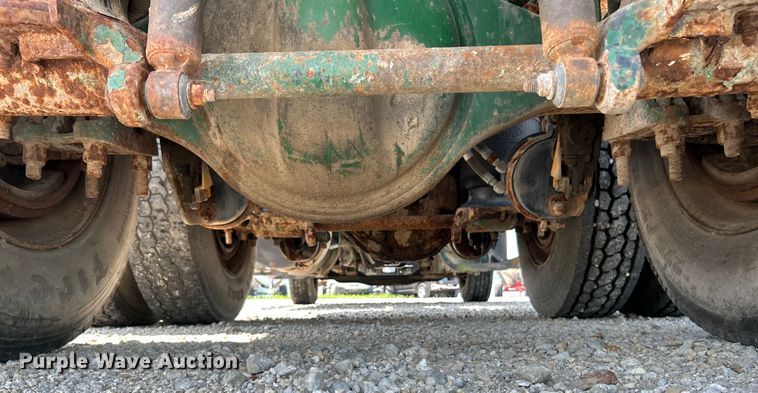 image for item EK4958 1995 Mack CH613 fertilizer delivery truck