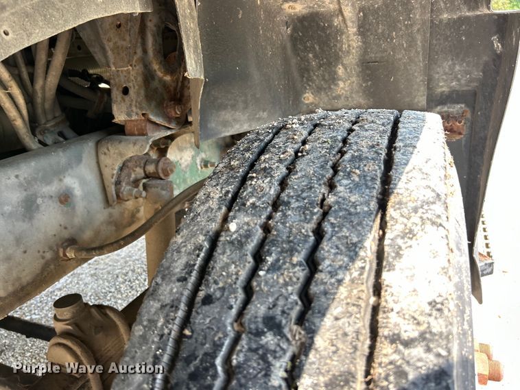 image for item EK4958 1995 Mack CH613 fertilizer delivery truck