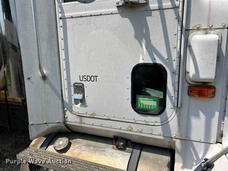 image for item EK4959 1991 International  9400 fertilizer delivery truck