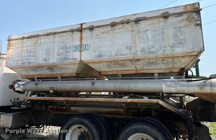 image for item EK4959 1991 International  9400 fertilizer delivery truck