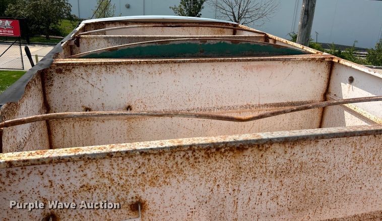 image for item EK4959 1991 International  9400 fertilizer delivery truck