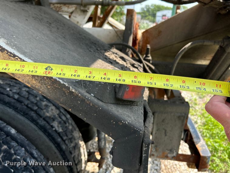 image for item EK4959 1991 International  9400 fertilizer delivery truck