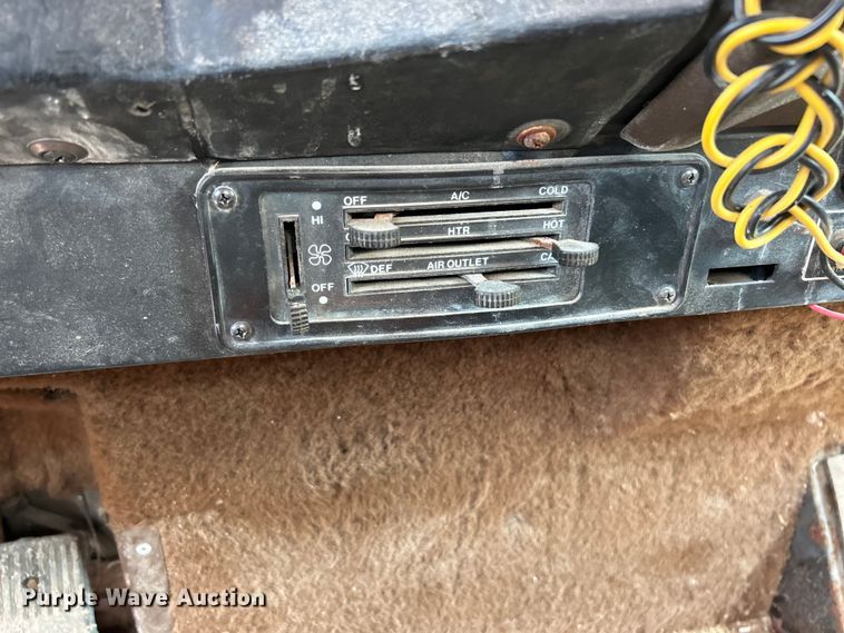 image for item EK4959 1991 International  9400 fertilizer delivery truck