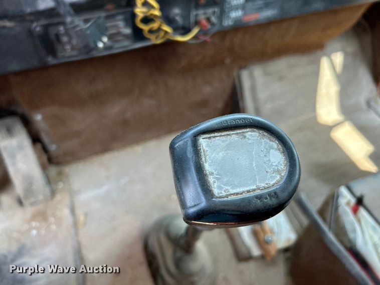 image for item EK4959 1991 International  9400 fertilizer delivery truck