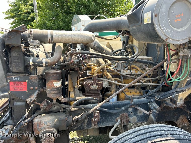 image for item EK4959 1991 International  9400 fertilizer delivery truck