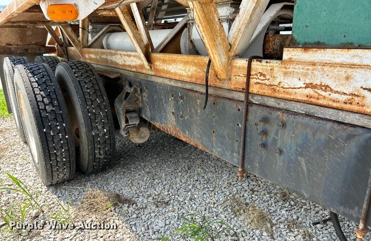 image for item EK4959 1991 International  9400 fertilizer delivery truck