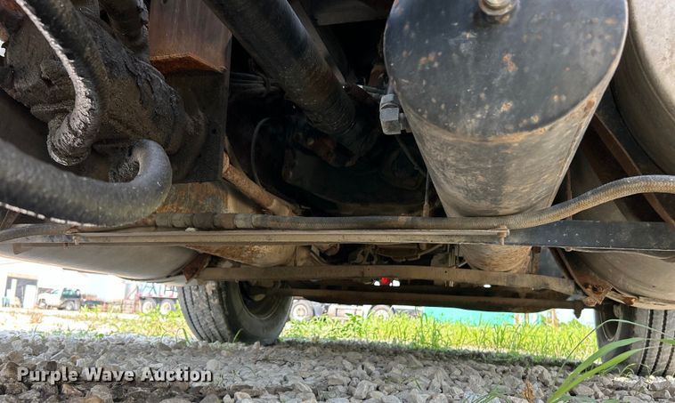 image for item EK4959 1991 International  9400 fertilizer delivery truck