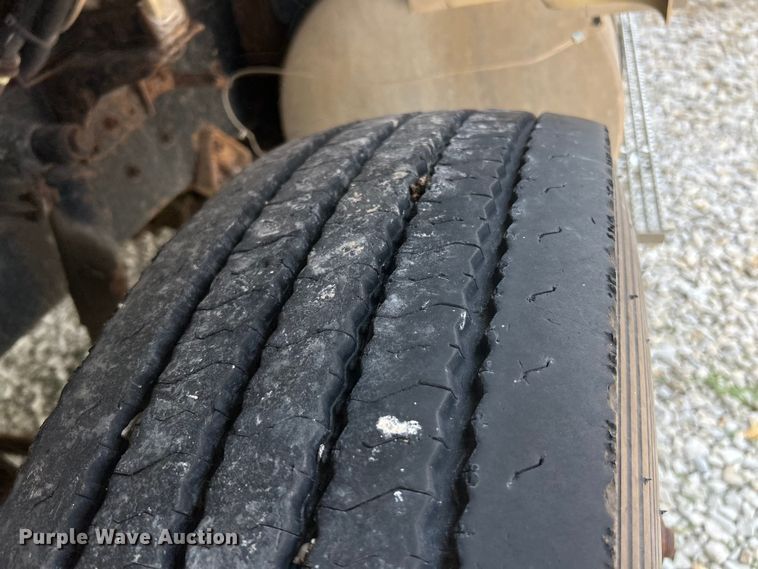 image for item EK4959 1991 International  9400 fertilizer delivery truck