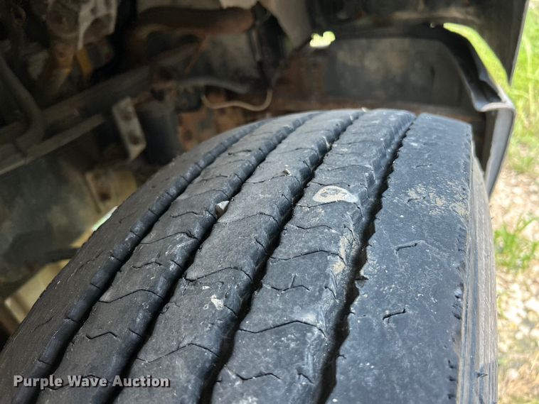 image for item EK4959 1991 International  9400 fertilizer delivery truck