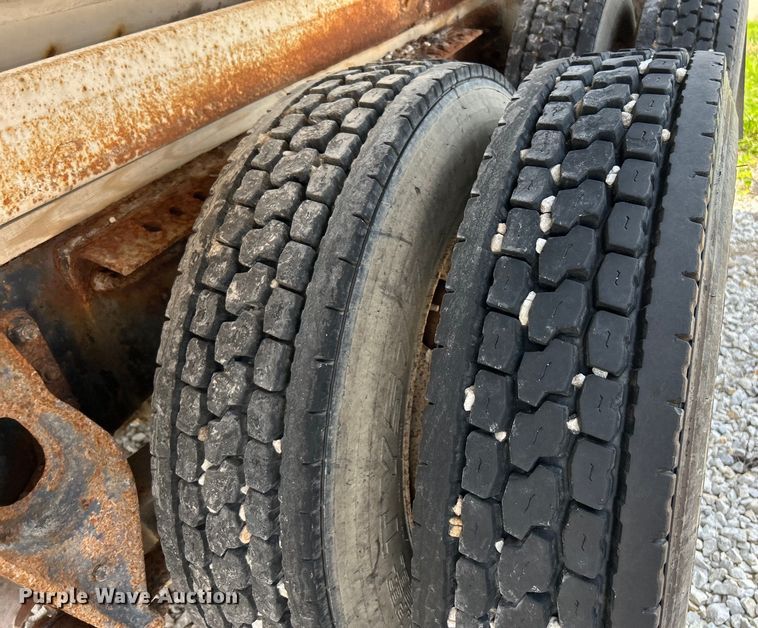 image for item EK4959 1991 International  9400 fertilizer delivery truck