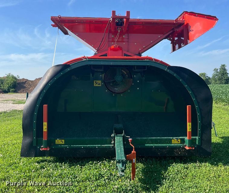 image for item EK8804 2020 Richiger R1090 grain bagger 