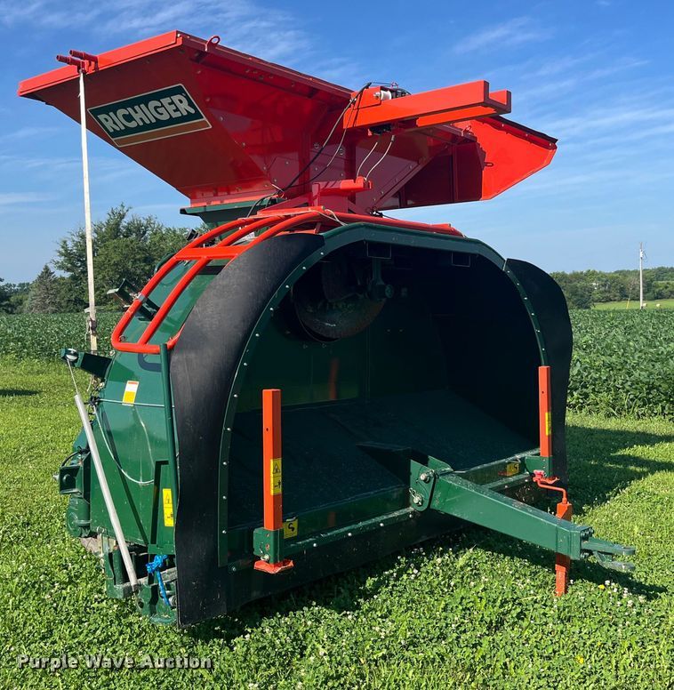 image for item EK8804 2020 Richiger R1090 grain bagger 