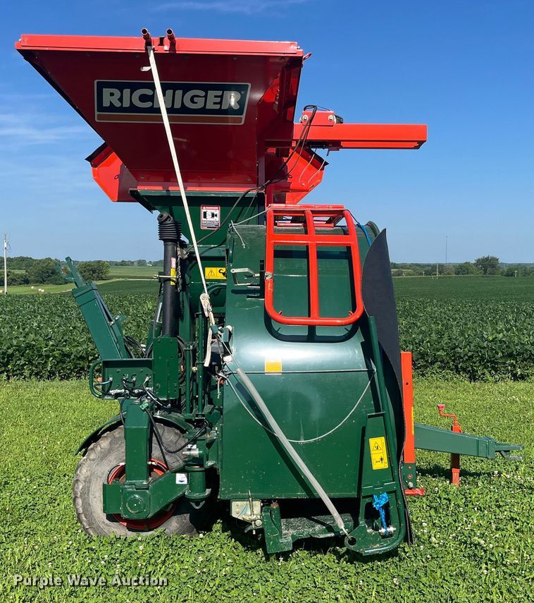 image for item EK8804 2020 Richiger R1090 grain bagger 