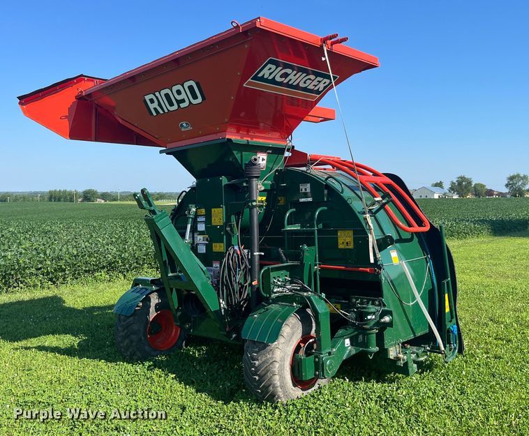 image for item EK8804 2020 Richiger R1090 grain bagger 