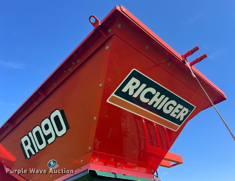 image for item EK8804 2020 Richiger R1090 grain bagger 