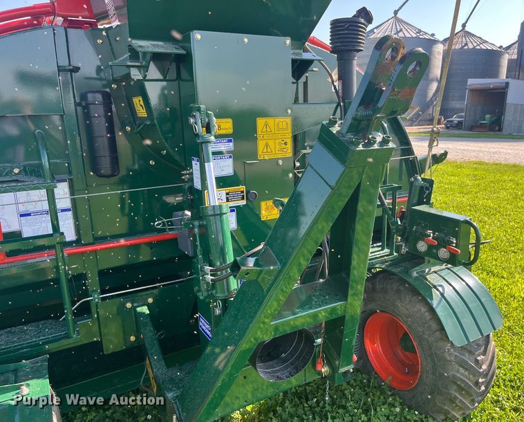 image for item EK8804 2020 Richiger R1090 grain bagger 