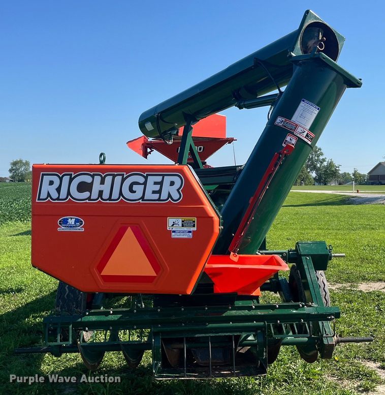 image for item EK8805 2022 Richiger EA910 grain bag unloader