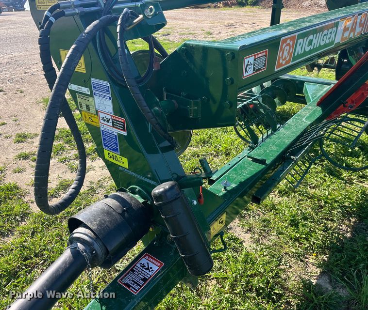 image for item EK8805 2022 Richiger EA910 grain bag unloader