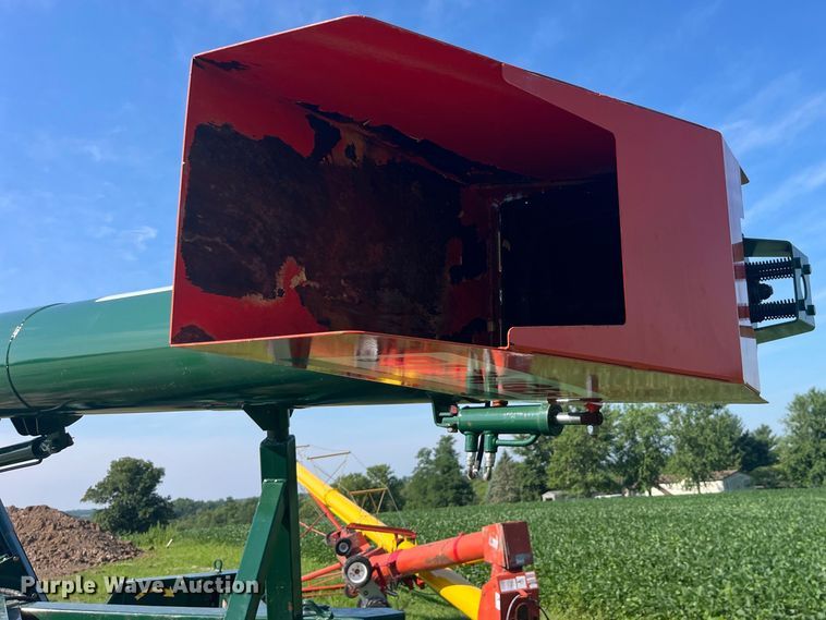 image for item EK8805 2022 Richiger EA910 grain bag unloader