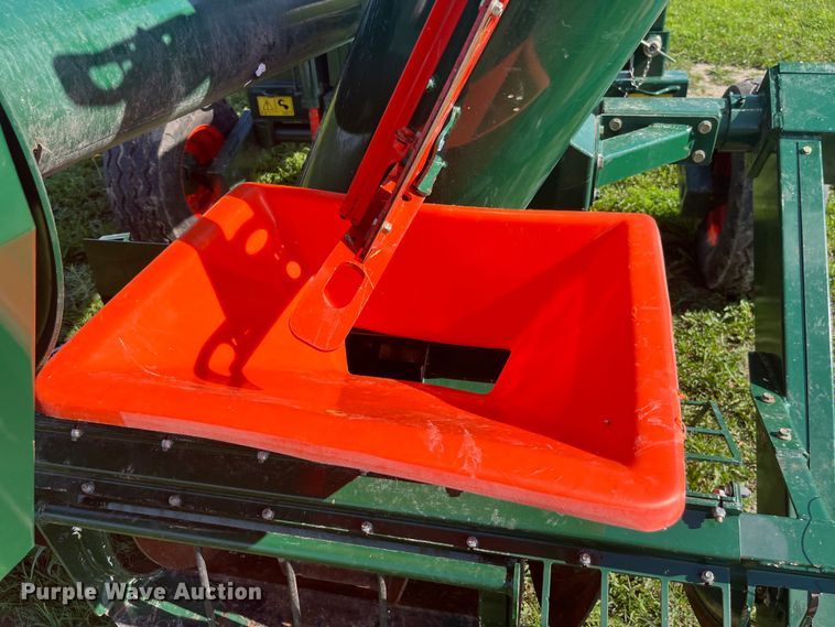 image for item EK8805 2022 Richiger EA910 grain bag unloader