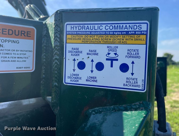 image for item EK8805 2022 Richiger EA910 grain bag unloader