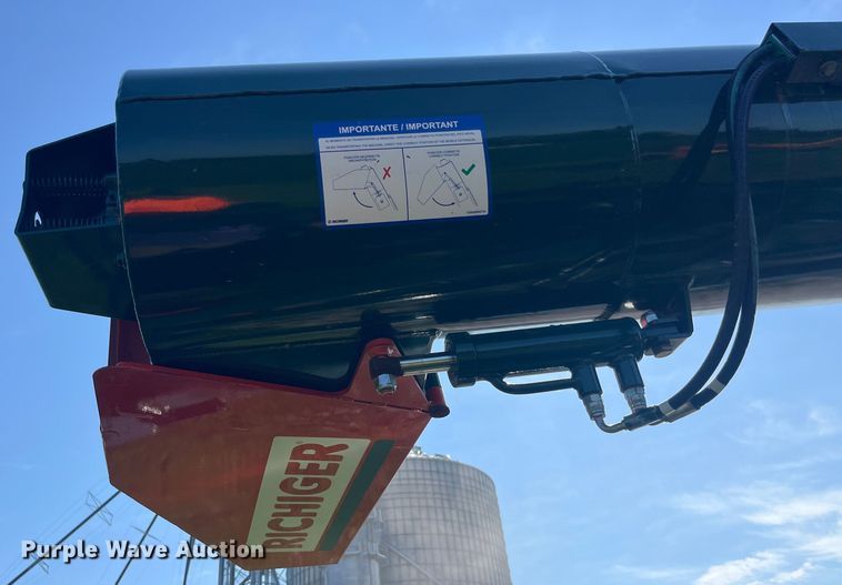 image for item EK8805 2022 Richiger EA910 grain bag unloader