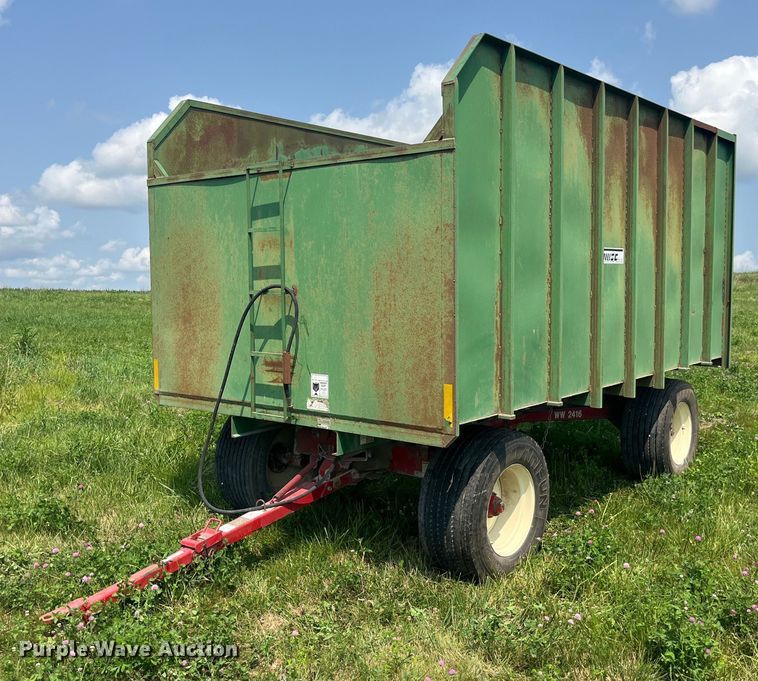 image for item EK8814 Gnuse silage dump wagon