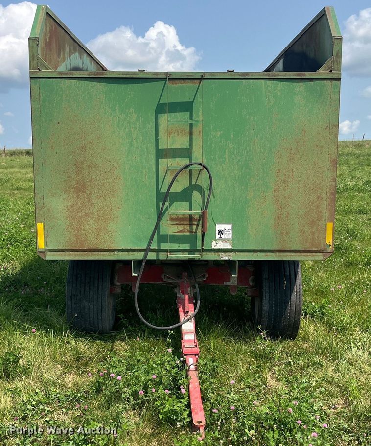 image for item EK8814 Gnuse silage dump wagon