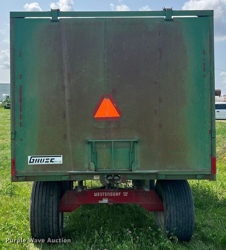 image for item EK8814 Gnuse silage dump wagon