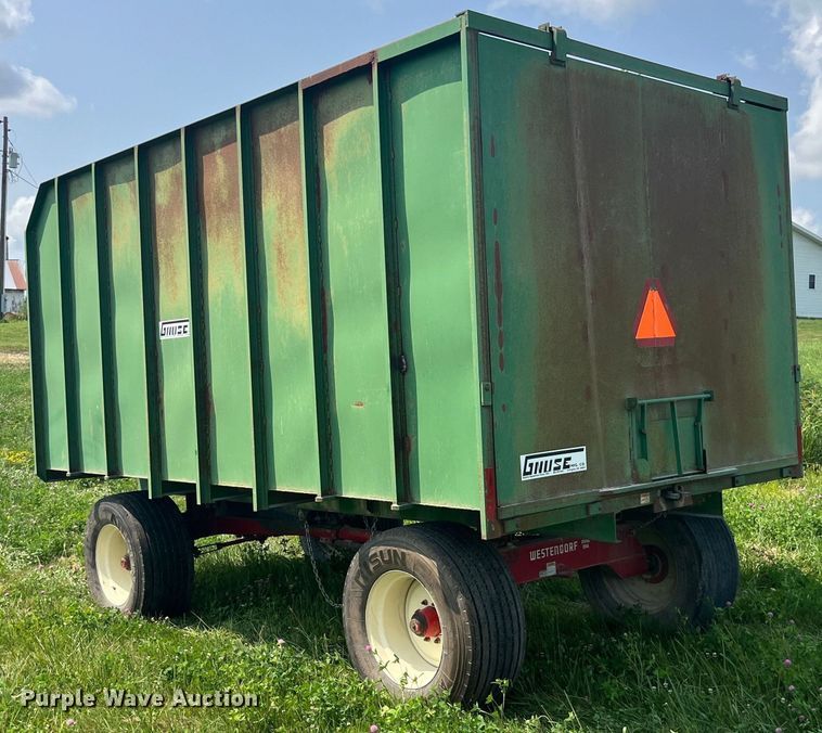 image for item EK8814 Gnuse silage dump wagon