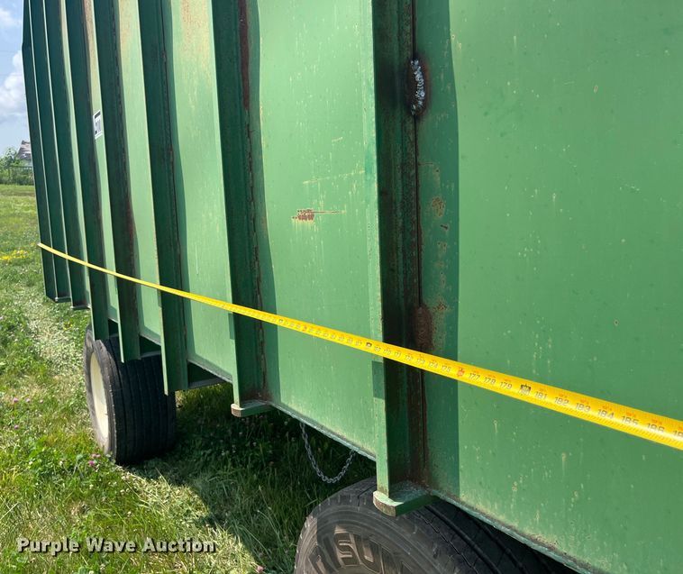 image for item EK8814 Gnuse silage dump wagon