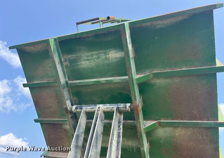 image for item EK8814 Gnuse silage dump wagon