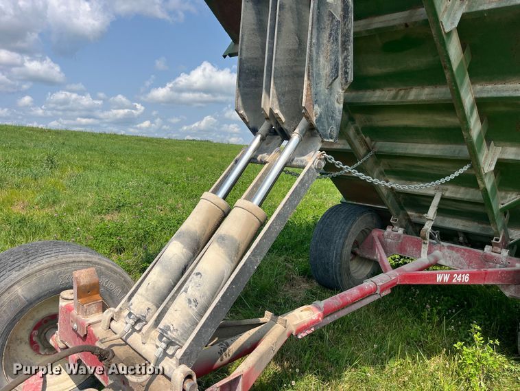 image for item EK8814 Gnuse silage dump wagon