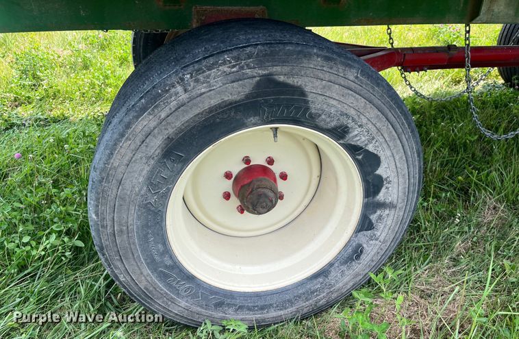 image for item EK8814 Gnuse silage dump wagon