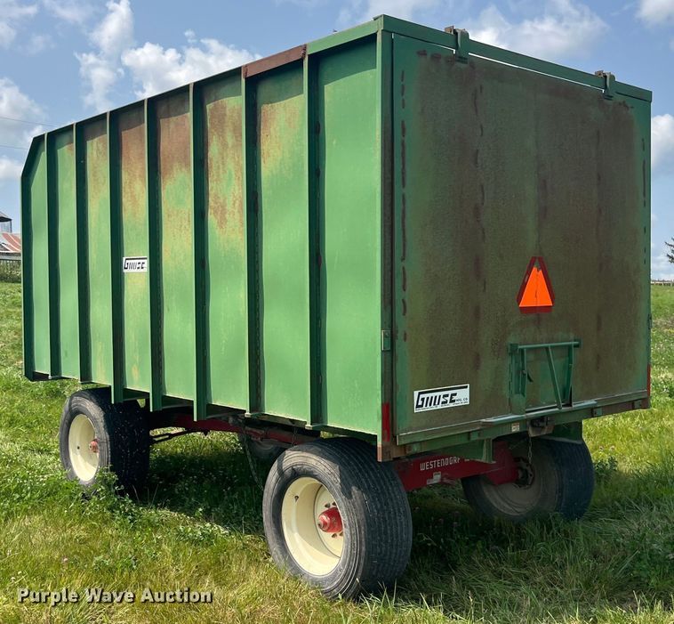 image for item EK8815 Gnuse silage dump wagon