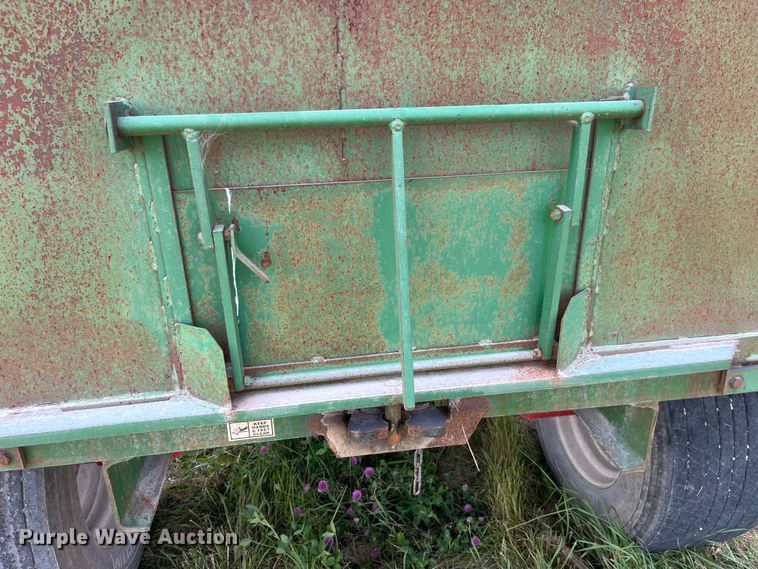 image for item EK8815 Gnuse silage dump wagon