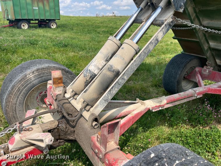 image for item EK8815 Gnuse silage dump wagon