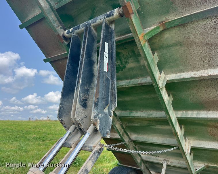 image for item EK8815 Gnuse silage dump wagon