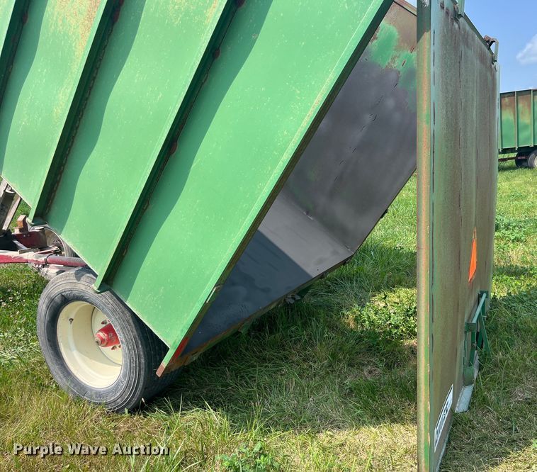 image for item EK8815 Gnuse silage dump wagon
