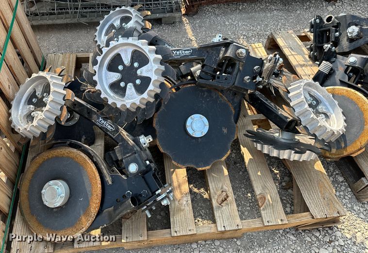 image for item LF9783 (12) row cleaners