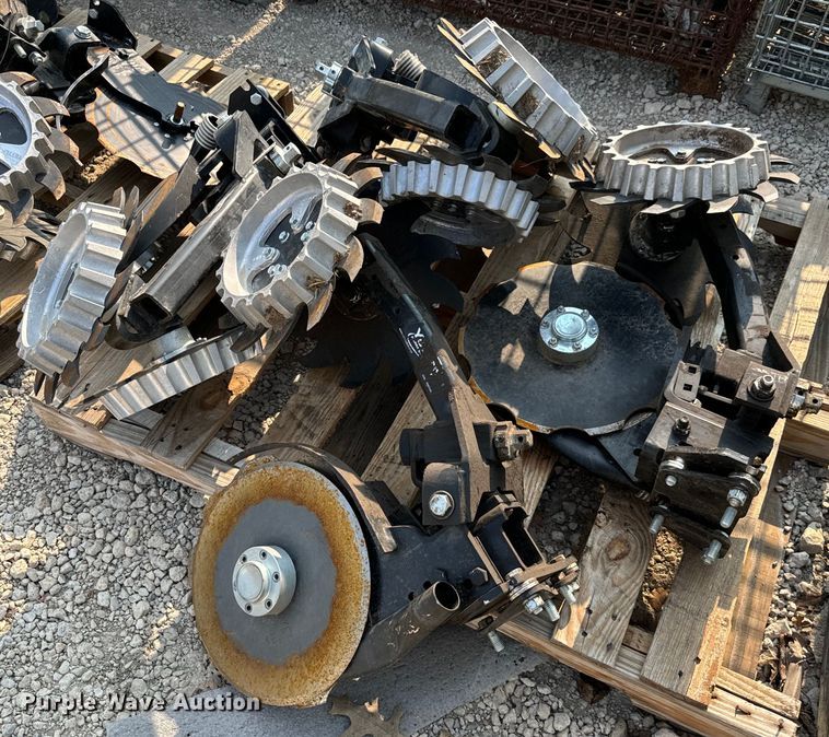 image for item LF9783 (12) row cleaners