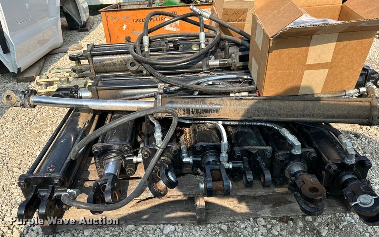 image for item LF9792 Hydraulic cylinders 