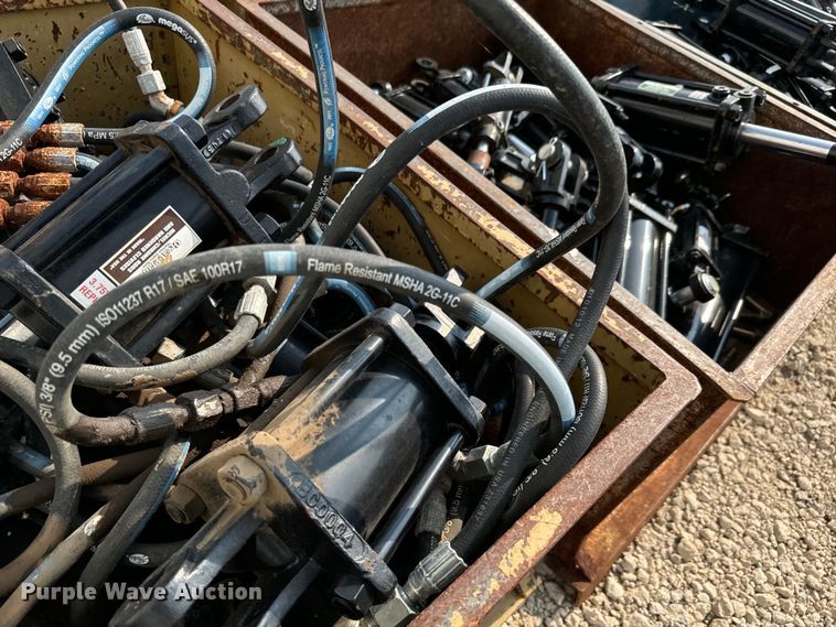 image for item LF9792 Hydraulic cylinders 